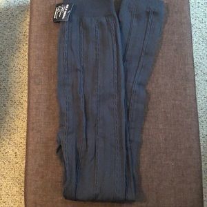 NWT Gray Textured Fleece Leggings